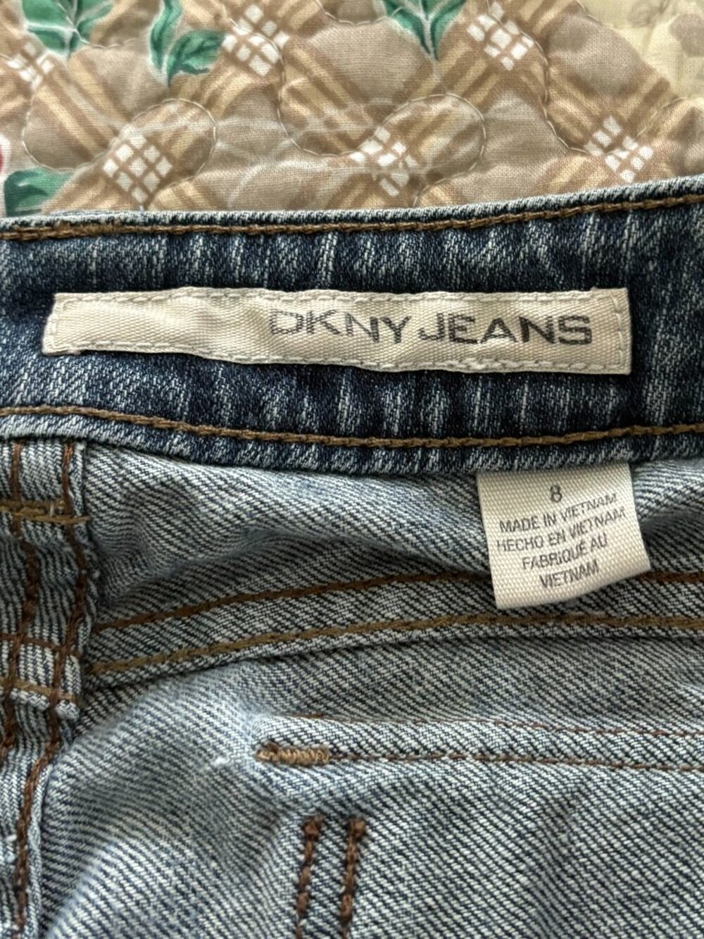 DKNY Jeans Chelsea Wash East Village Bootcut Y2K Pants Size 8 - Picture 4 of 7